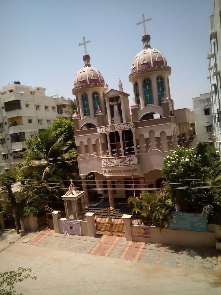 divine mercy church madinaguda
